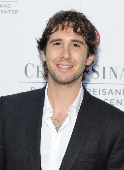 Josh Groban at Barbra Streisand's Intimate Dinner in Los Angeles, California | Photo: Getty Images