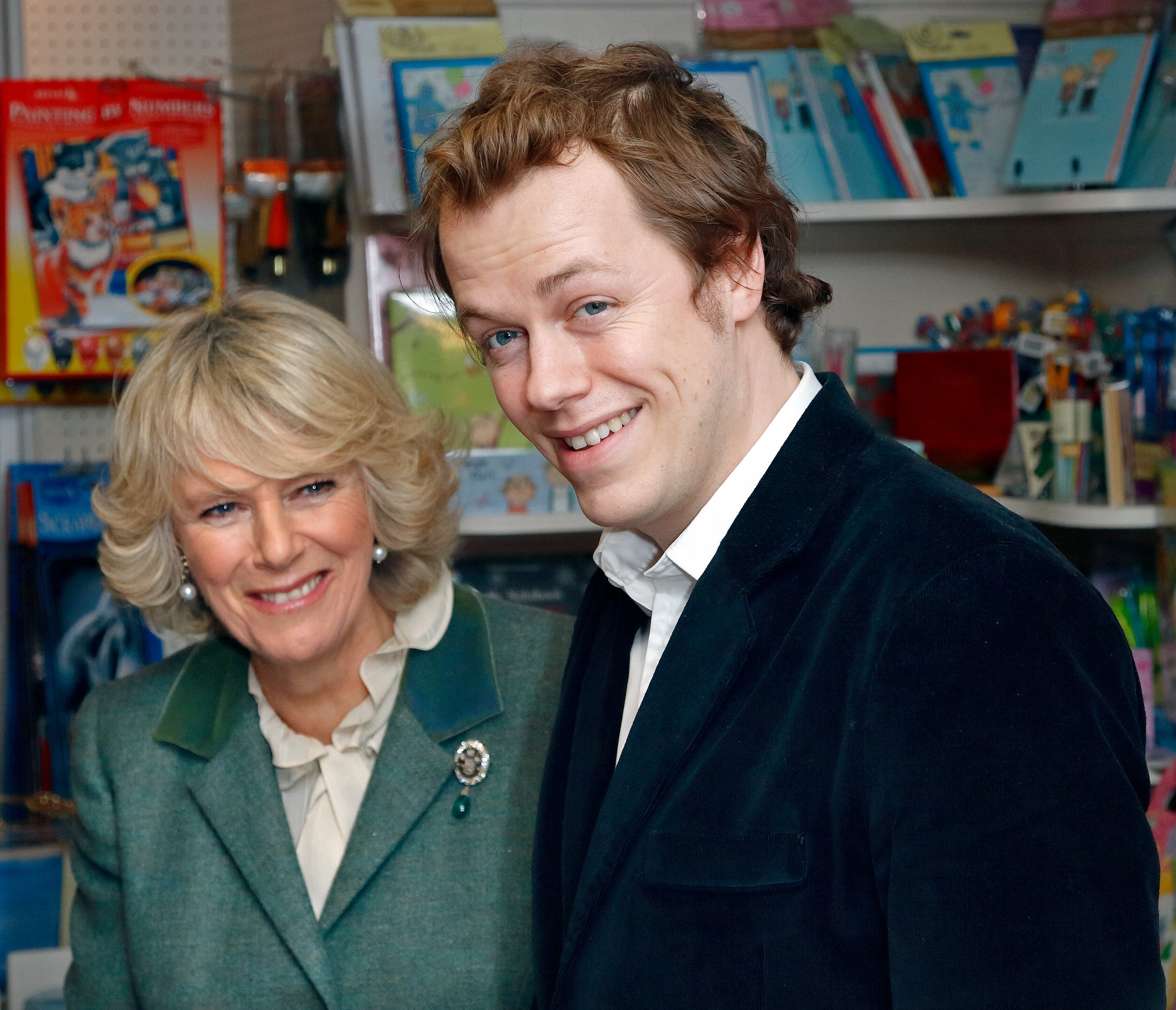 Camilla Parker-Bowles and her son, Tom Parker-Bowles in London on November 2006 |  Photo: Getty Images