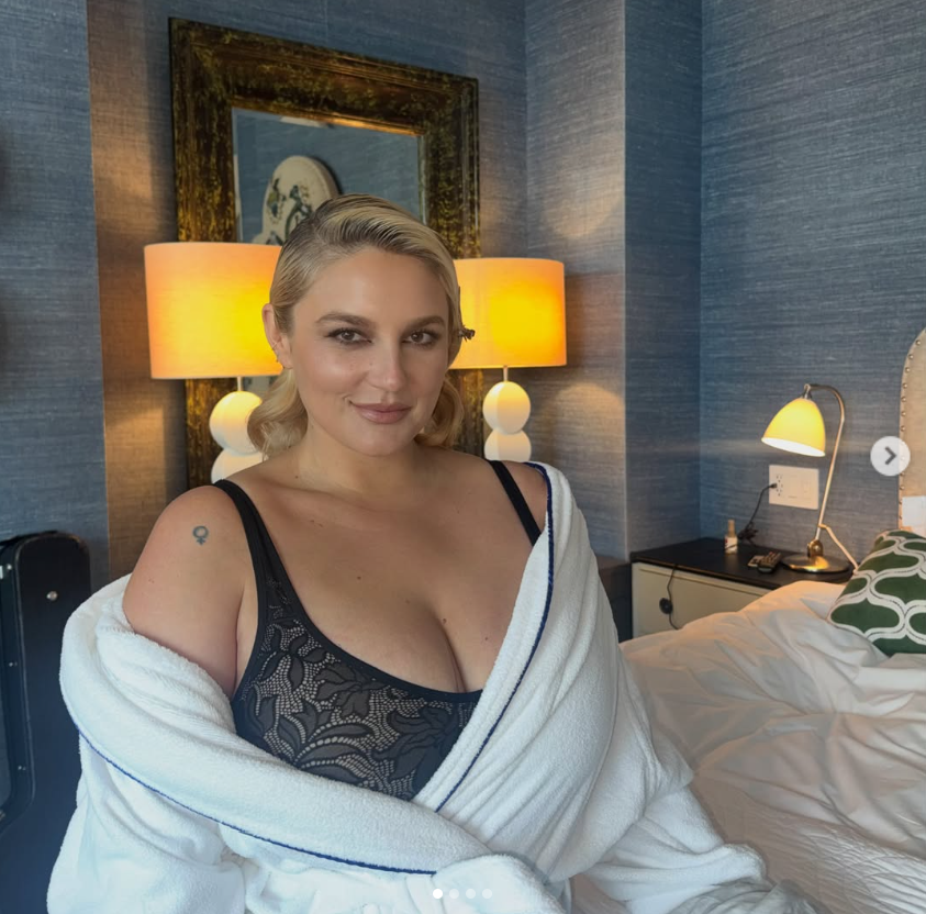 As her journey has evolved, her younger sister has taken a very different path—one that has kept her largely out of the spotlight despite growing up in one of country music's most famous families. | Source: Instagram/graciemcgra