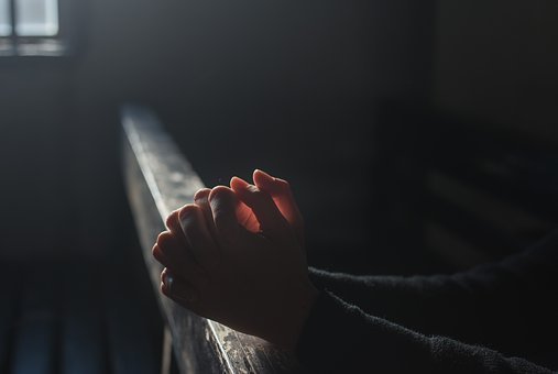 Hands folded in prayer. | Source: Pixabay