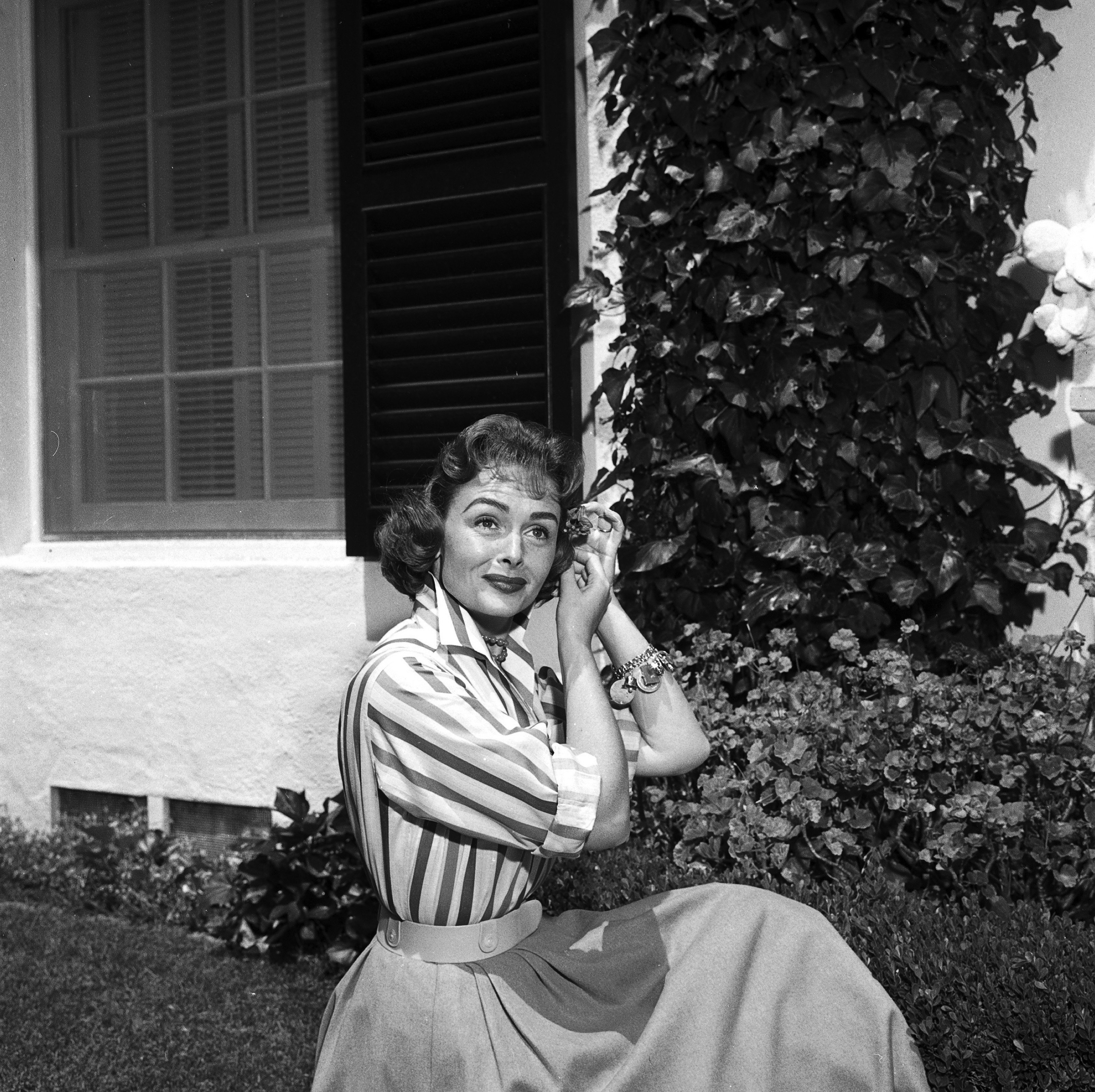 Actress Donna Reed on the set of "The Donna Reed Show" on June 6, 1958. | Source: Getty Images