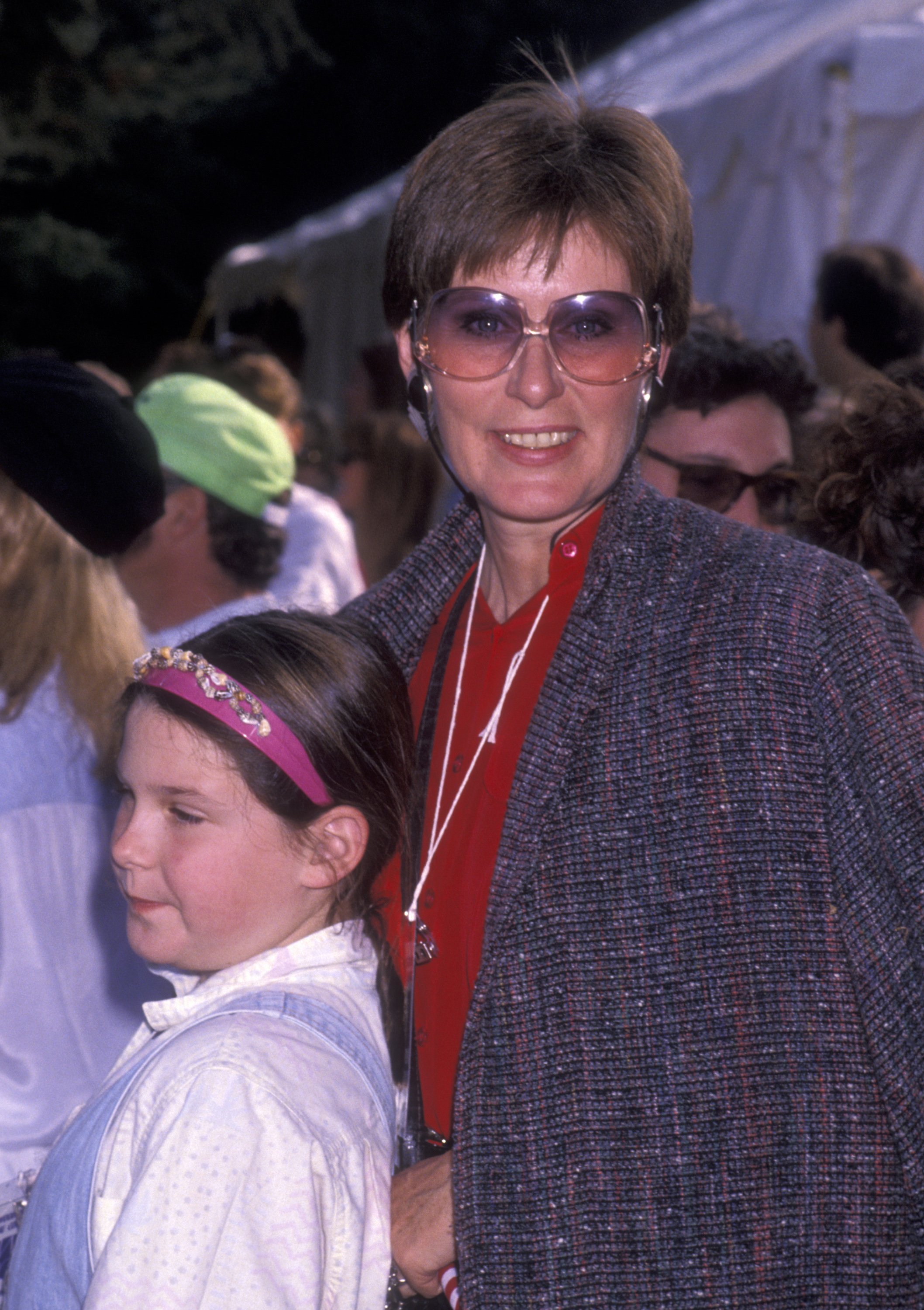 Actress Susan Clark attends the opening of Cirque du Soleil with her daughter, Katie, on October 11, 1990 in Santa Monica, California | Source: Getty Images