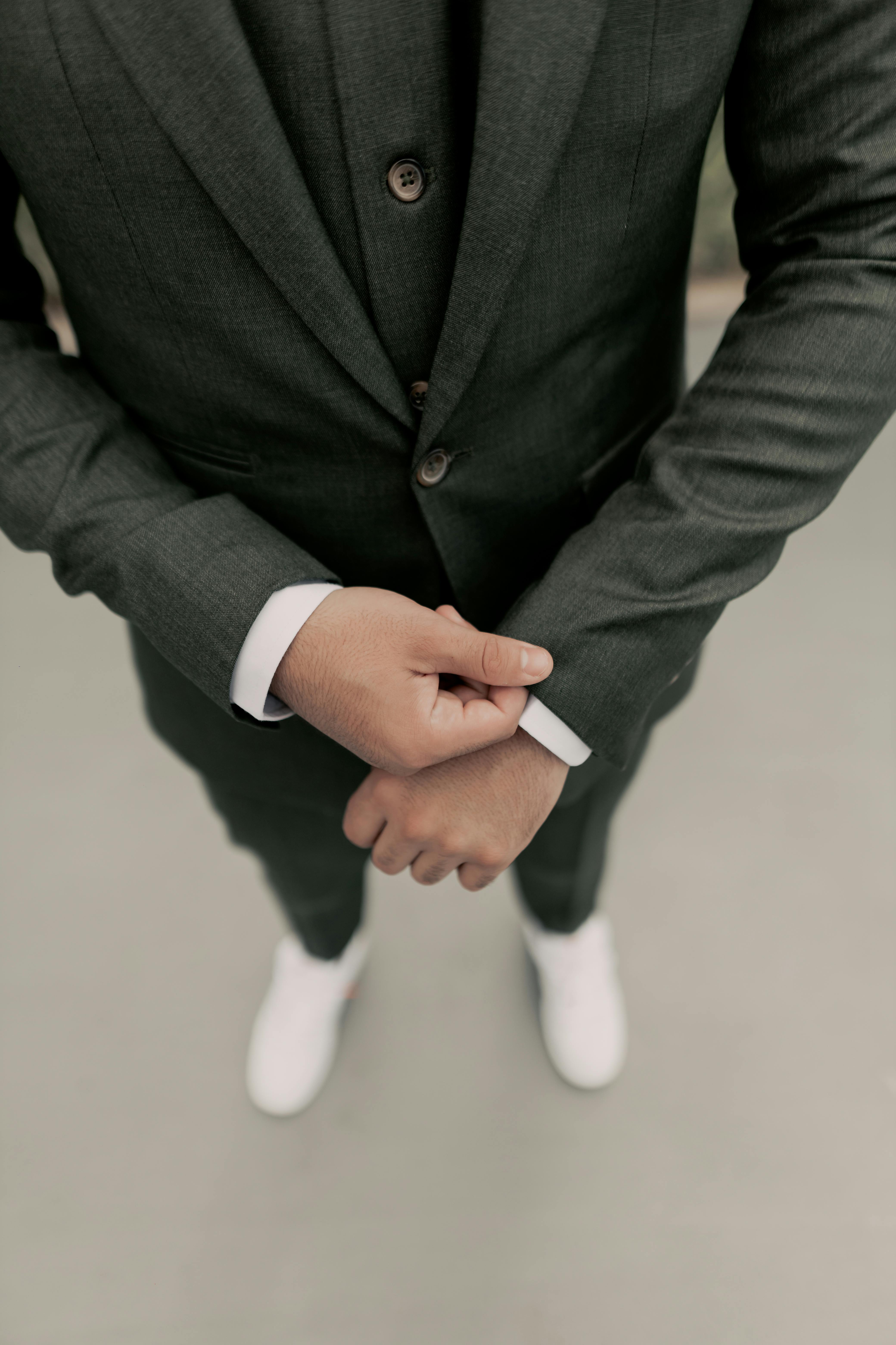 A man dressed in a suit | Source: Pexels