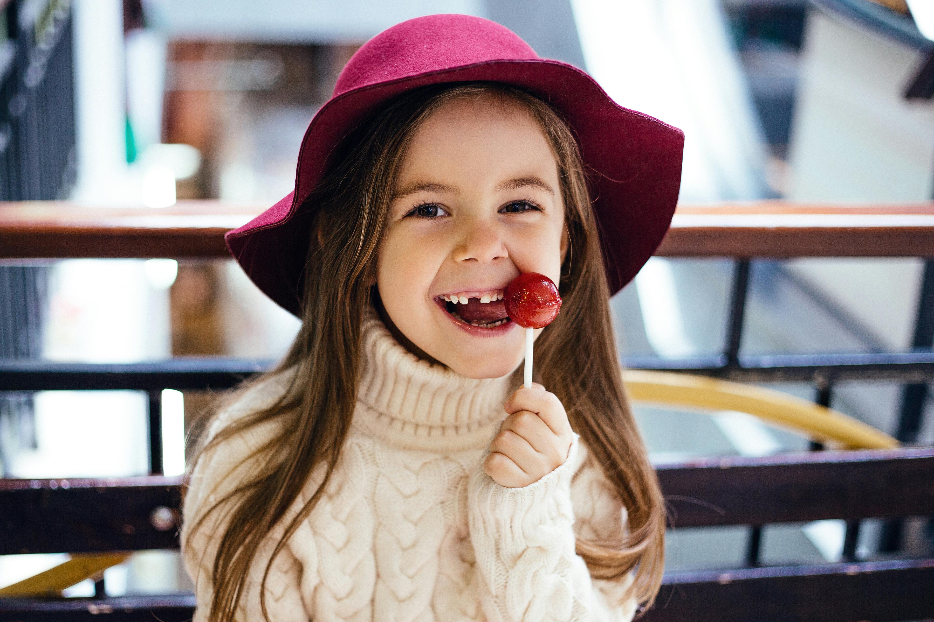 A little girl smiling | Source: Pexels
