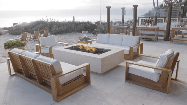 Pierce Brosnan and Keely Brosnan's Malibu mansion: outdoor space | Photo: YouTube/Architectural Digest