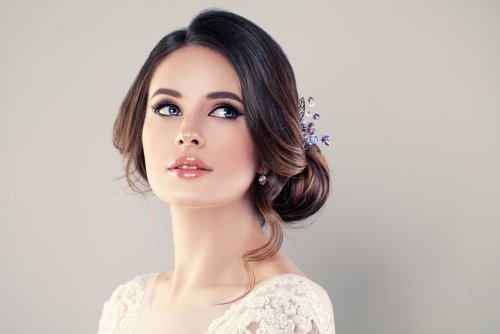 Braut mit Braut-Make-up | Quelle: Shutterstock