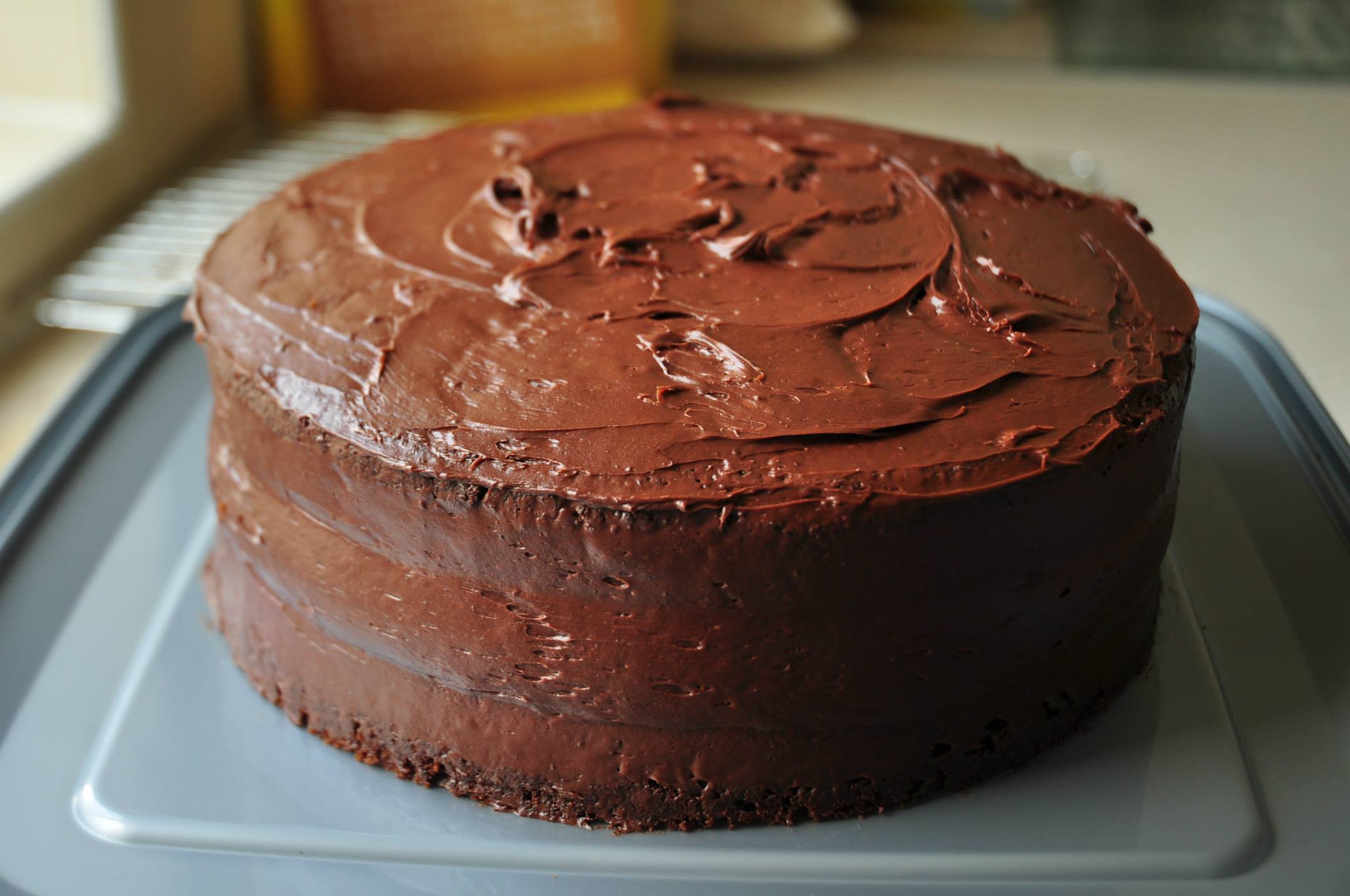 A home-baked chocolate cake | Source: Flickr
