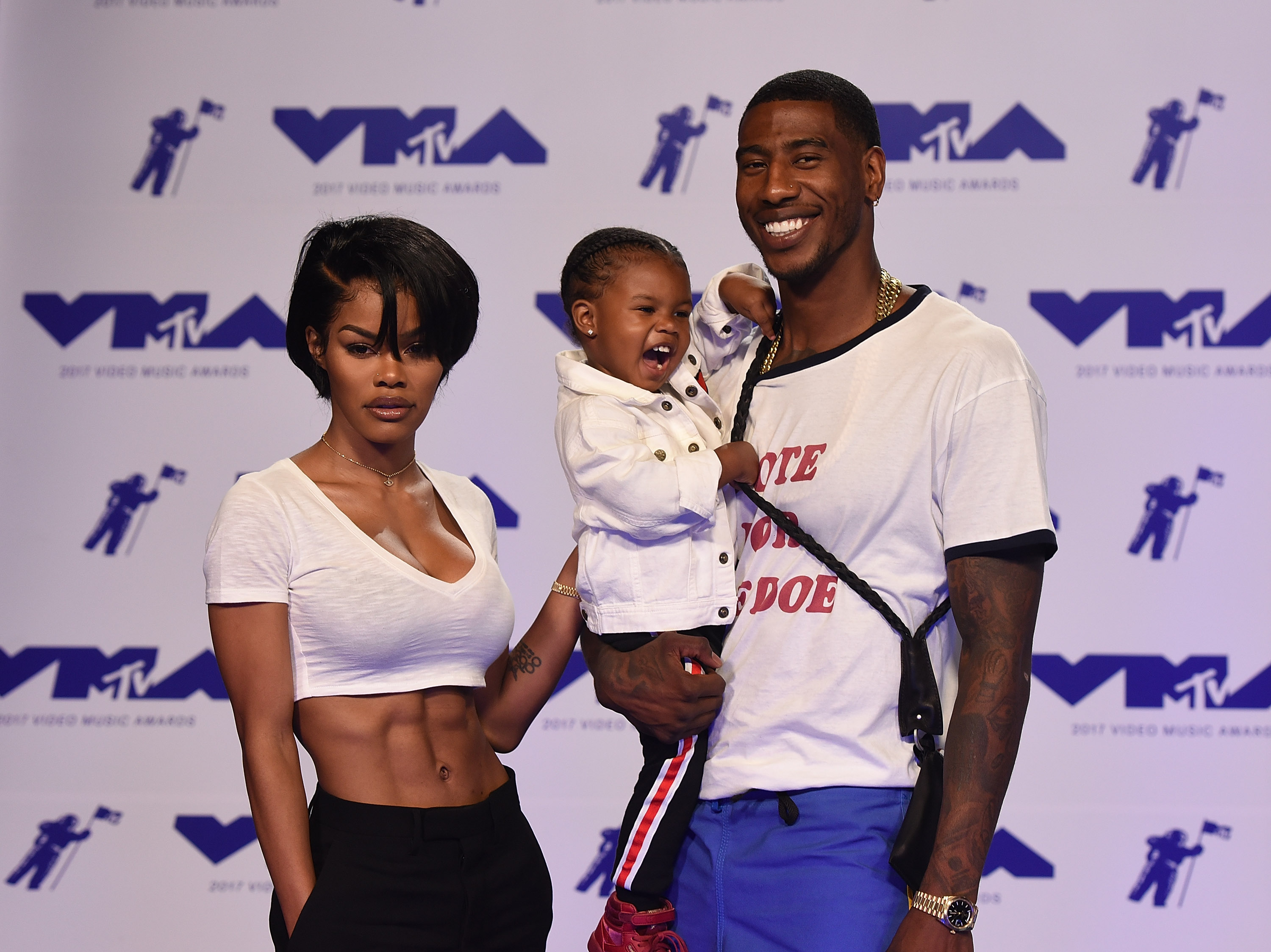 Teyana Taylor and Iman Shumpert with their firstborn daughter Iman Tayla Shumpert Jr. at the MTV Video Music Awards in Inglewood, California on August 27, 2017. | Source: Getty Images