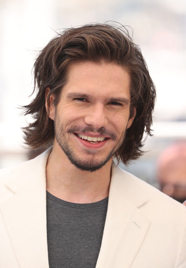 François Civil assiste au photocall "Bac Nord" lors de la 74e édition du Festival de Cannes le 13 juillet 2021 à Cannes, France. | Photo : Getty Images