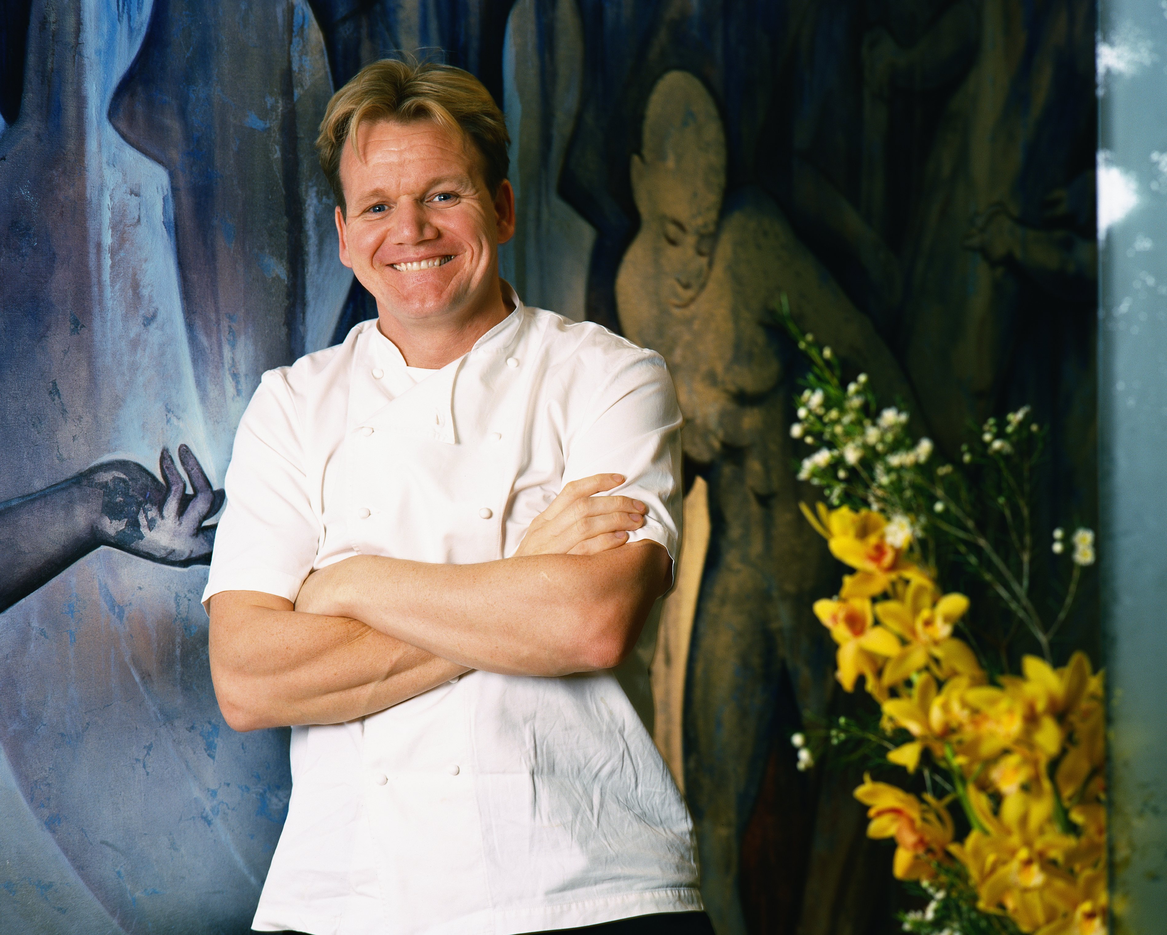 A 2001 photo of celebrity Chef Gordon Ramsay beside his restaurant in London. | Photo: Getty Images