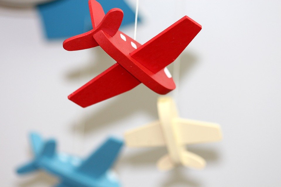 Avión de juguete. | Foto: Pixabay