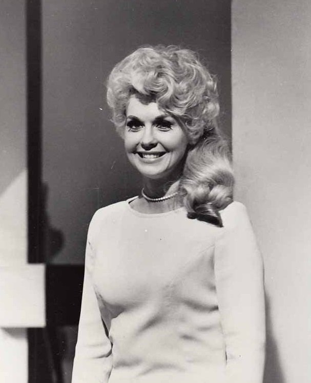  Portrait of actress Donna Douglas who portrayed Elly May Clampett on the CBS television situation comedy, "The Beverly Hillbillies", March 29, 1967 | Photo: WikiMedia