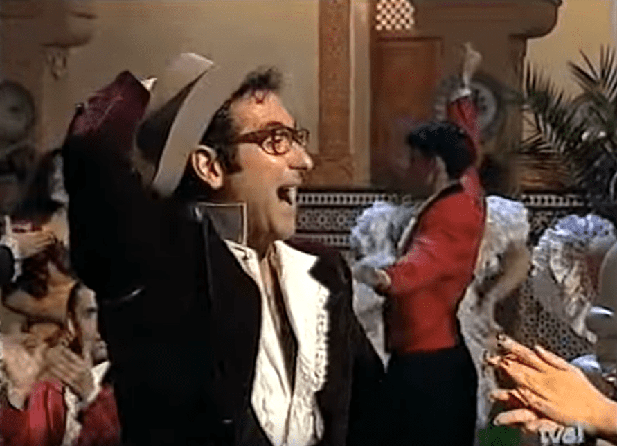Paco Vegara cantando ‘Échale guindas al pavo’. | Imagen: YouTube/Franc La lío Paco Vegara cantando ‘Échale guindas al pavo’. | Imagen: YouTube/Franc La lío