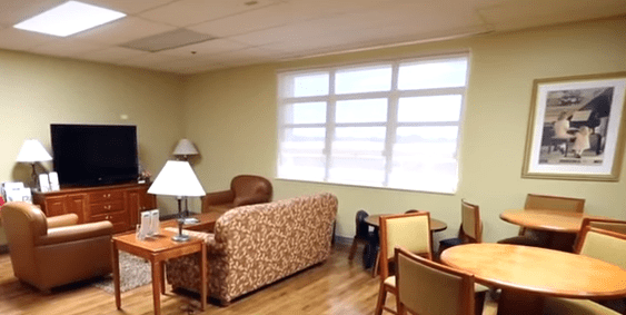 Imagen de una habitación del hospicio de la Universidad de Miami. | Imagen: YouTube/Ventaneando Imagen de una habitación del hospicio de la Universidad de Miami. | Imagen: YouTube/Ventaneando