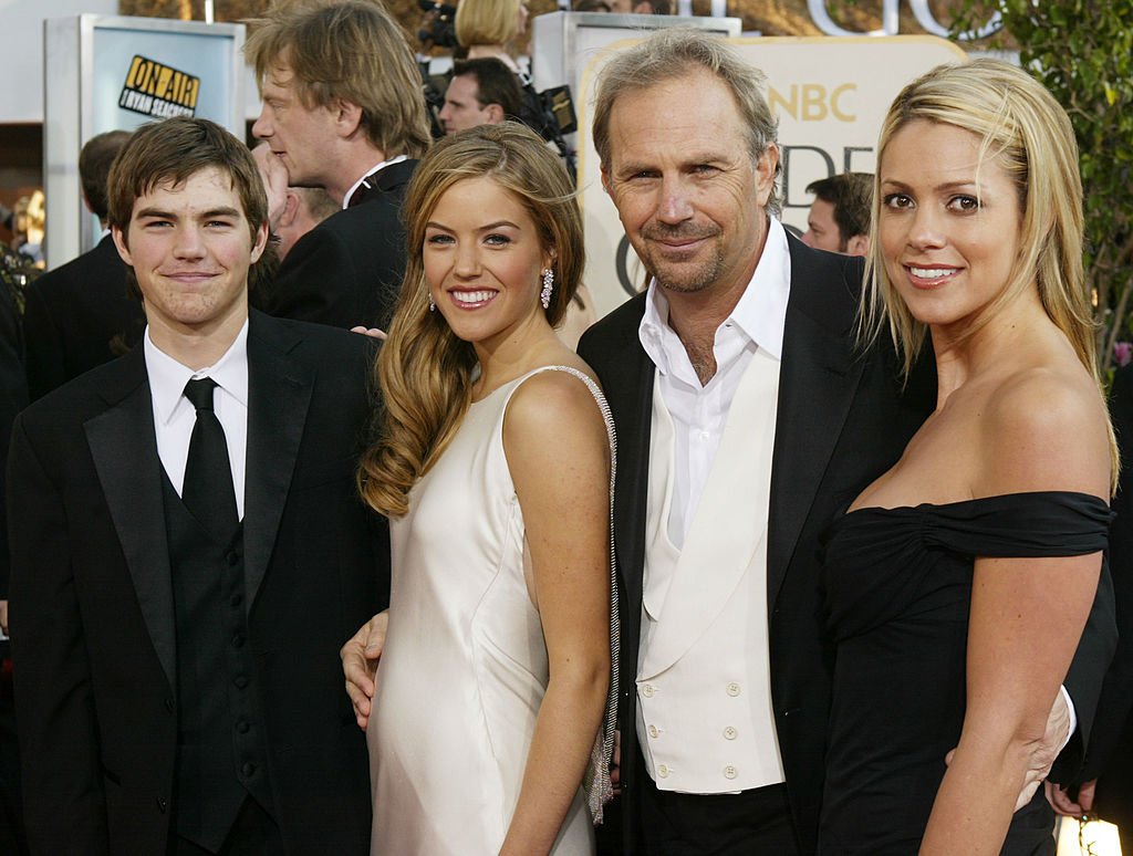 Kevin Costerwith his son Joe, daughter Lily and fiance Christine Baumgartner at the 61st Annual Golden Globe Awards on January 25, 2004. | Photo: GettyImages