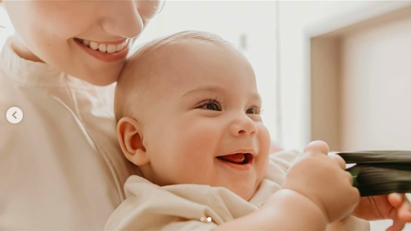 Isabel Veloso sharing a tender moment with her son Arthur, posted on October 12, 2025. | Source: Instagram/isabelvelosoo
