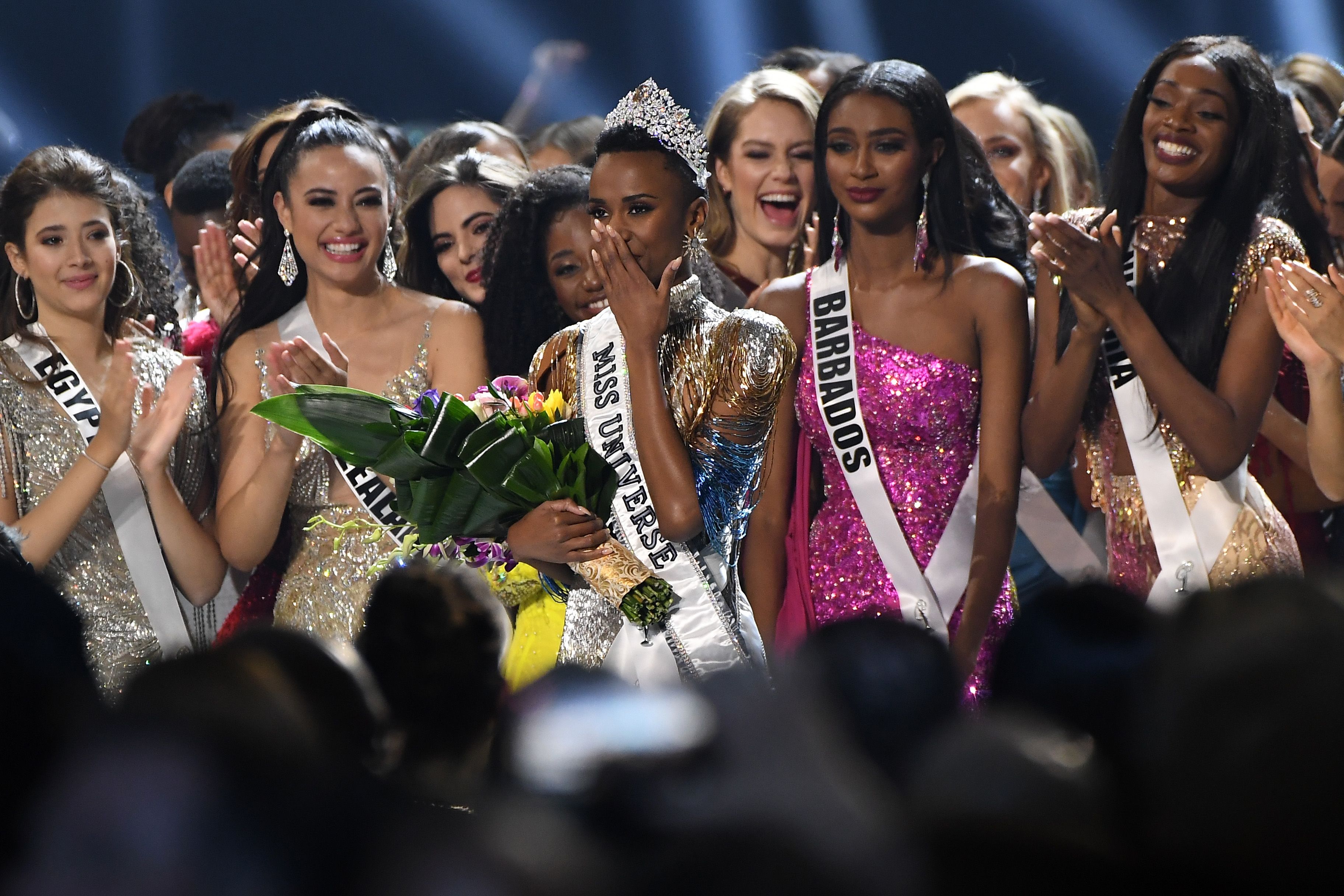 The 2019 Miss Universe Zozibini Tunzi of South Africa celebrating her victory | Source: Getty Images/GlobalImagesUkraine