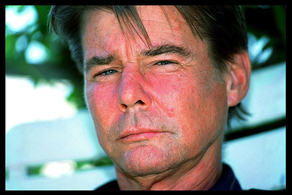  Jan-Michael Vincent at home in Santa Monica on July 06, 1999 | Photo: Getty Images