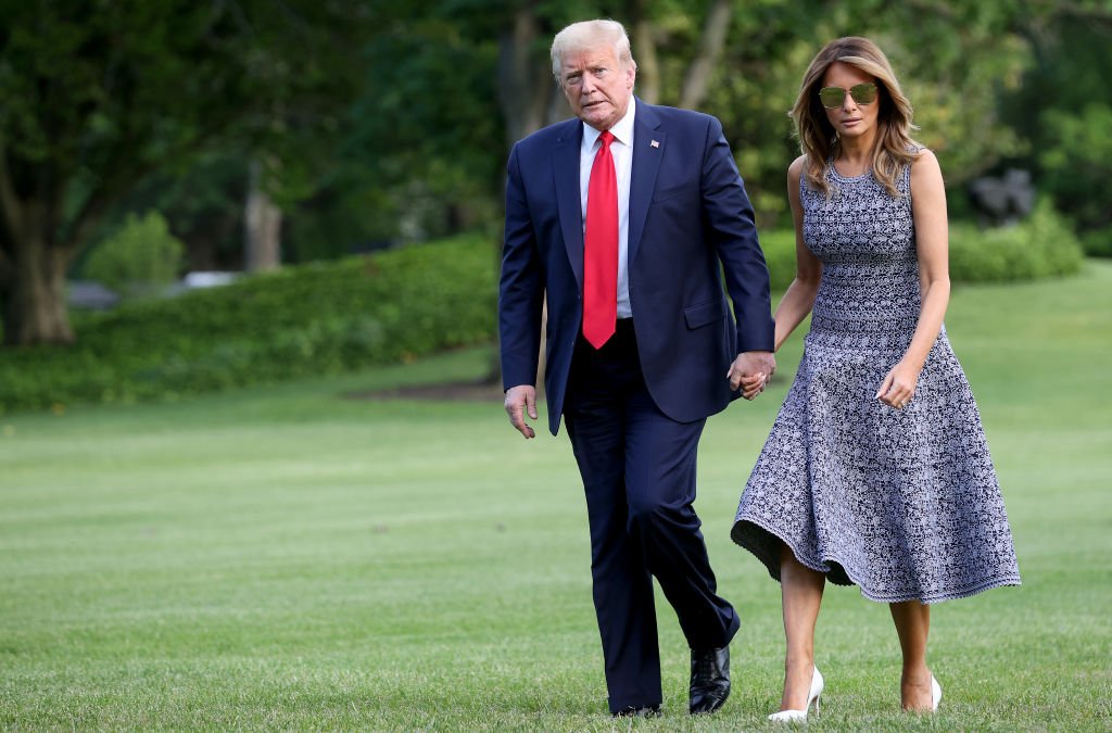 El presidente Donald Trump y la primera dama Melania Trump vuelven a la Casa Blanca el 27 de mayo de 2020. | Foto: Getty Images