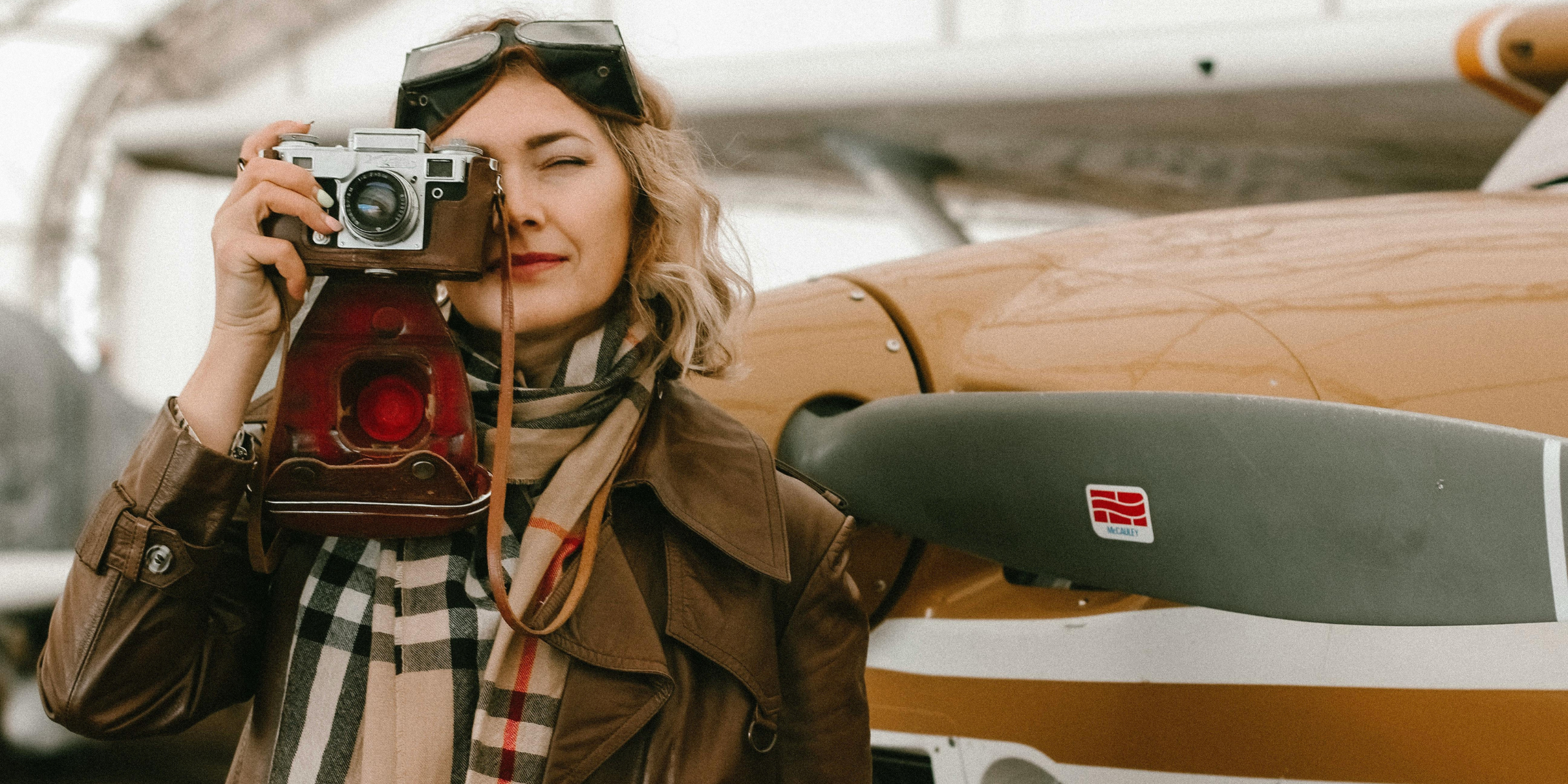 A sightseeing woman | Source: Pexels