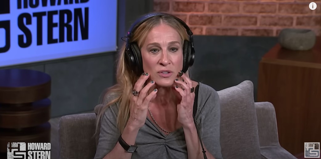 Sarah Jessica Parker talks about aging, facelifts, and Botox on June 28, 2023 | Source: YouTube/The Howard Stern Show