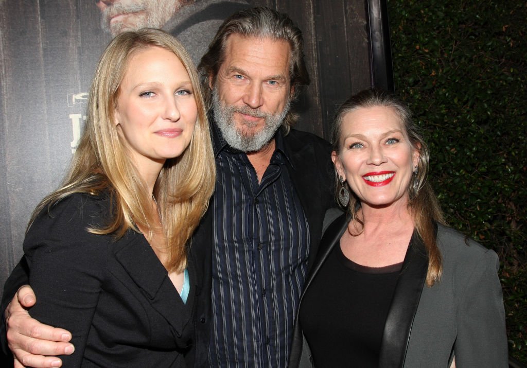 Haley Roselouise Bridges, Jeff Bridges, and Susan Bridges at the Academy of Motion Picture Arts and Sciences on December 9, 2010 in Beverly Hills, California.  | Source: Getty Images