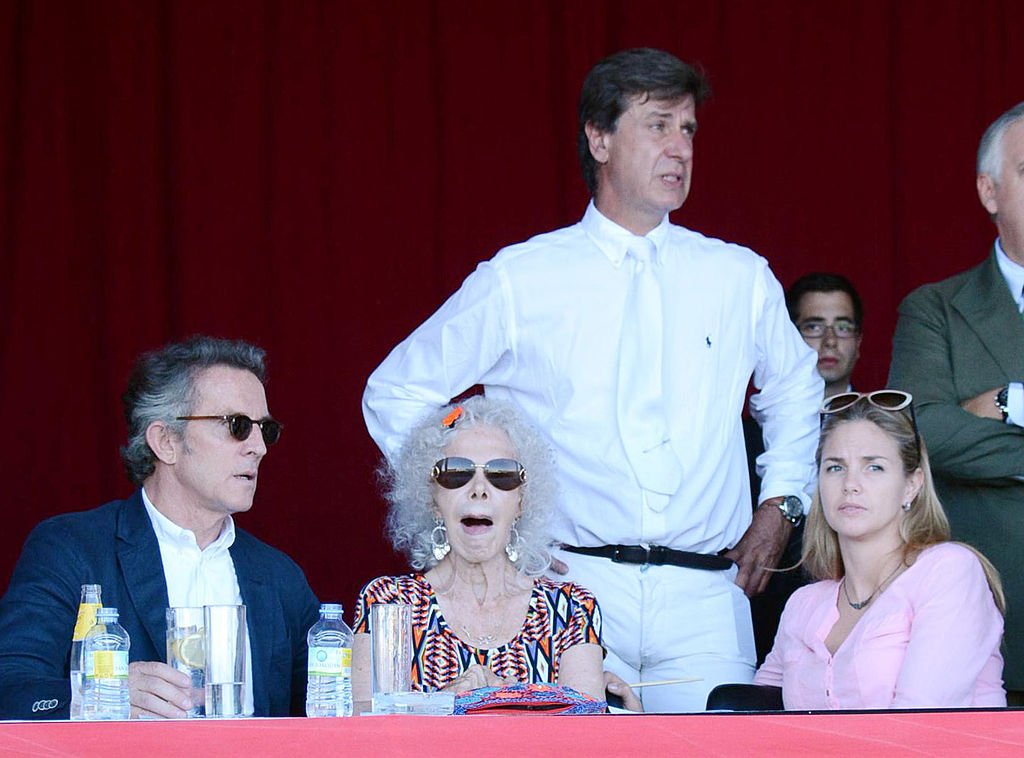 Cayetana Fitz-James Stuart, Alfonso Diez, Cayetano Martínez de Irujo y Genoveva Casanova en Salamanca el 14 de septiembre de 2013 en España. | Foto: Getty Images Cayetana Fitz-James Stuart, Alfonso Diez, Cayetano Martínez de Irujo y Genoveva Casanova en Salamanca el 14 de septiembre de 2013 en España. | Foto: Getty Images