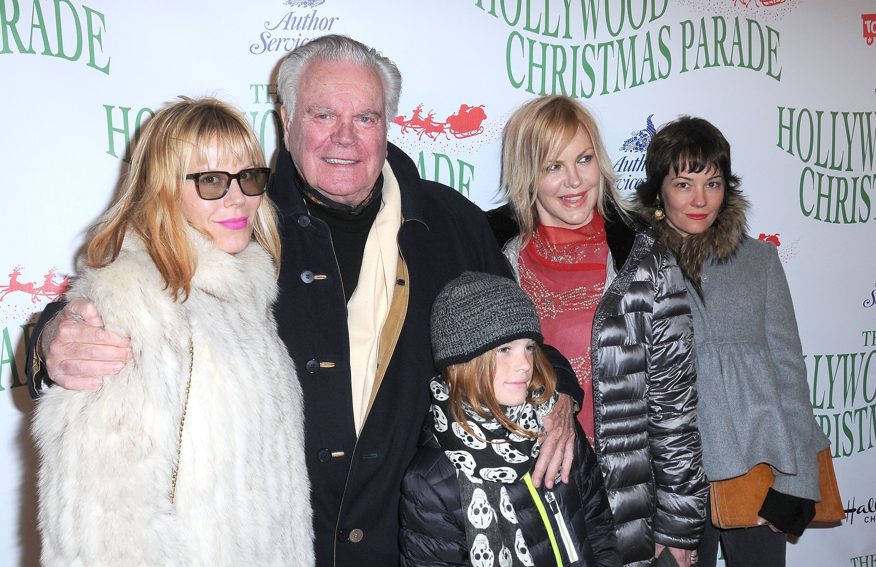  Robert Wagner and daughters Katie Wagner and Natasha Gregson Wagner and family at the 85th Annual Hollywood Christmas in 2016 | Source: Getty Images