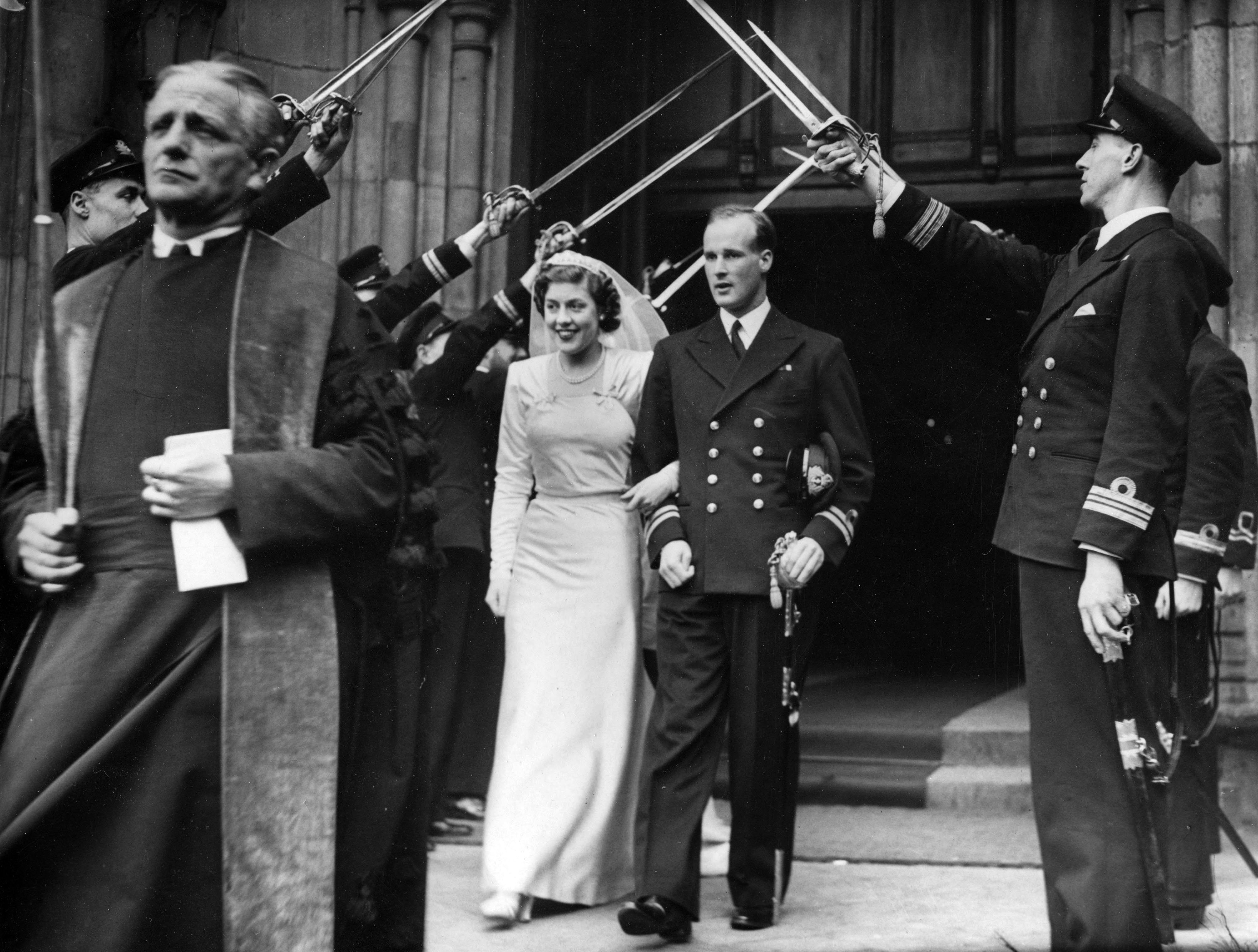 Lady Anne Spencer and Lieutenant Christopher Wake-Walker RN get married on February 18, 1944, at Westminster Abbey, London | Photo: Popperfoto/Getty Images
