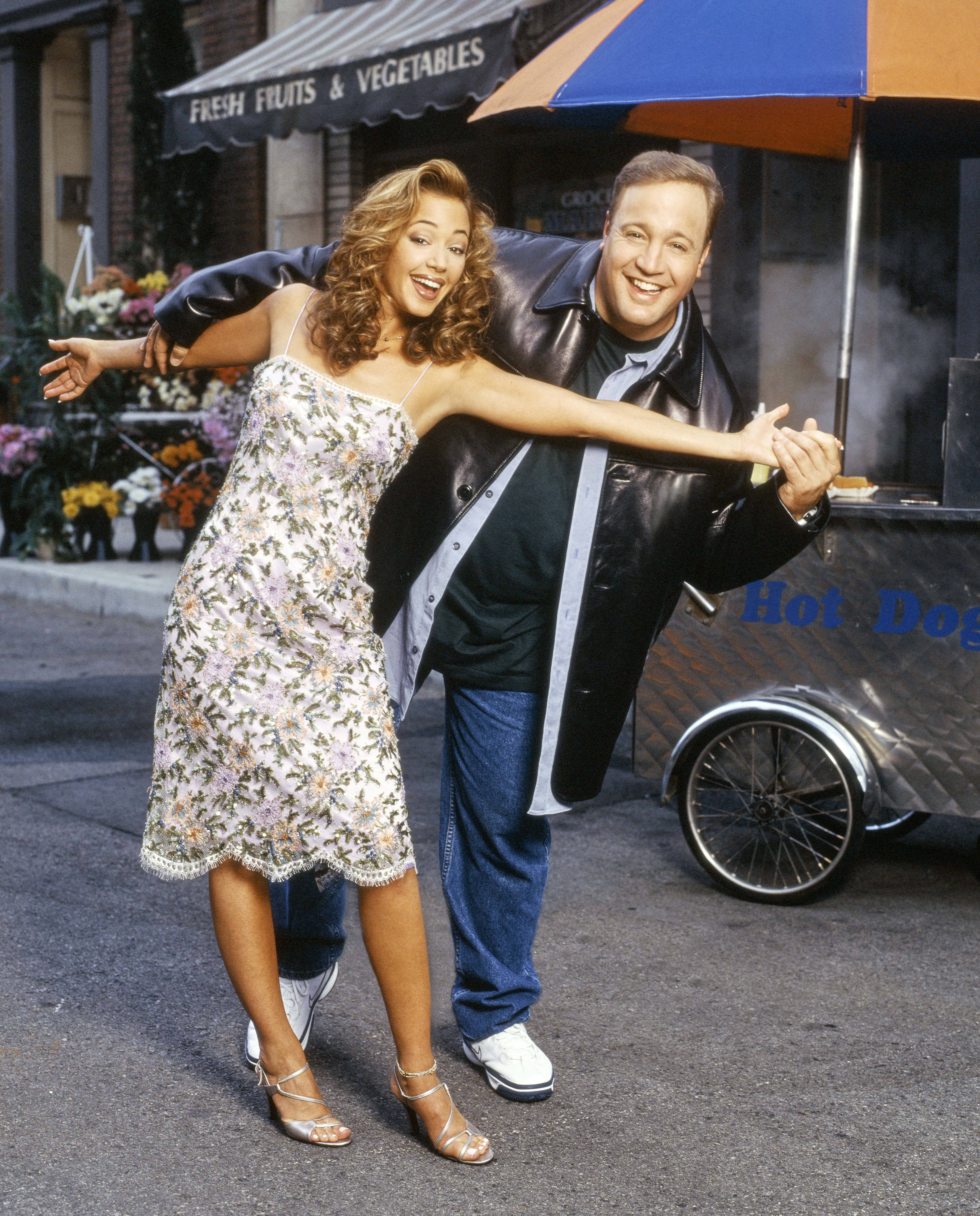 Leah Remini and Kevin James on "The King of Queens" in 1998 | Source: Getty Images