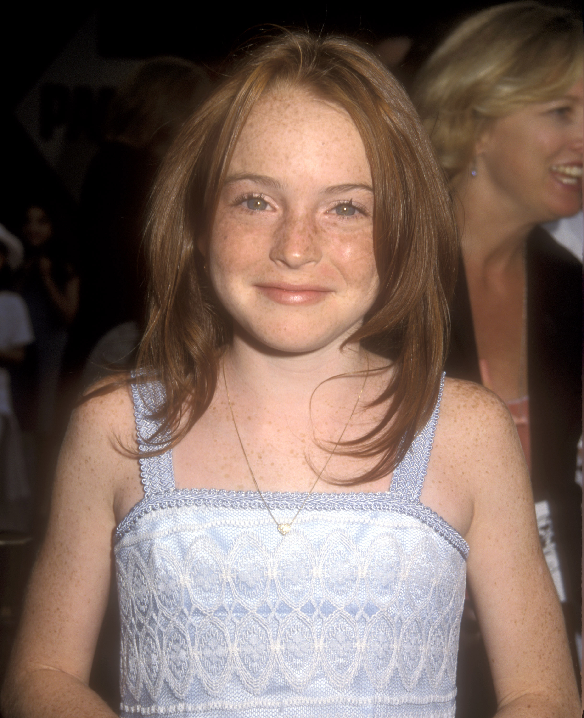 The young actress photographed during the "Parent Trap" premiere in 1998 | Source: Getty Images