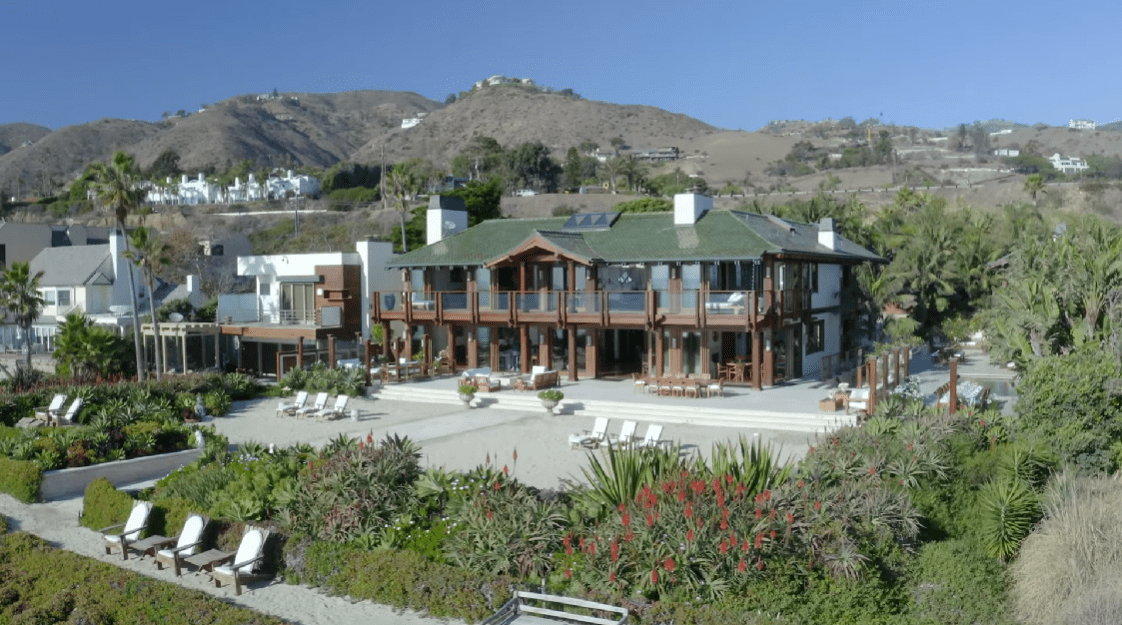 Pierce Brosnan and Keely Smith's Malibu beach frontage home dubbed the 'Orchard House.' / Source: YouTube/@ArchitecturalDigestIndia