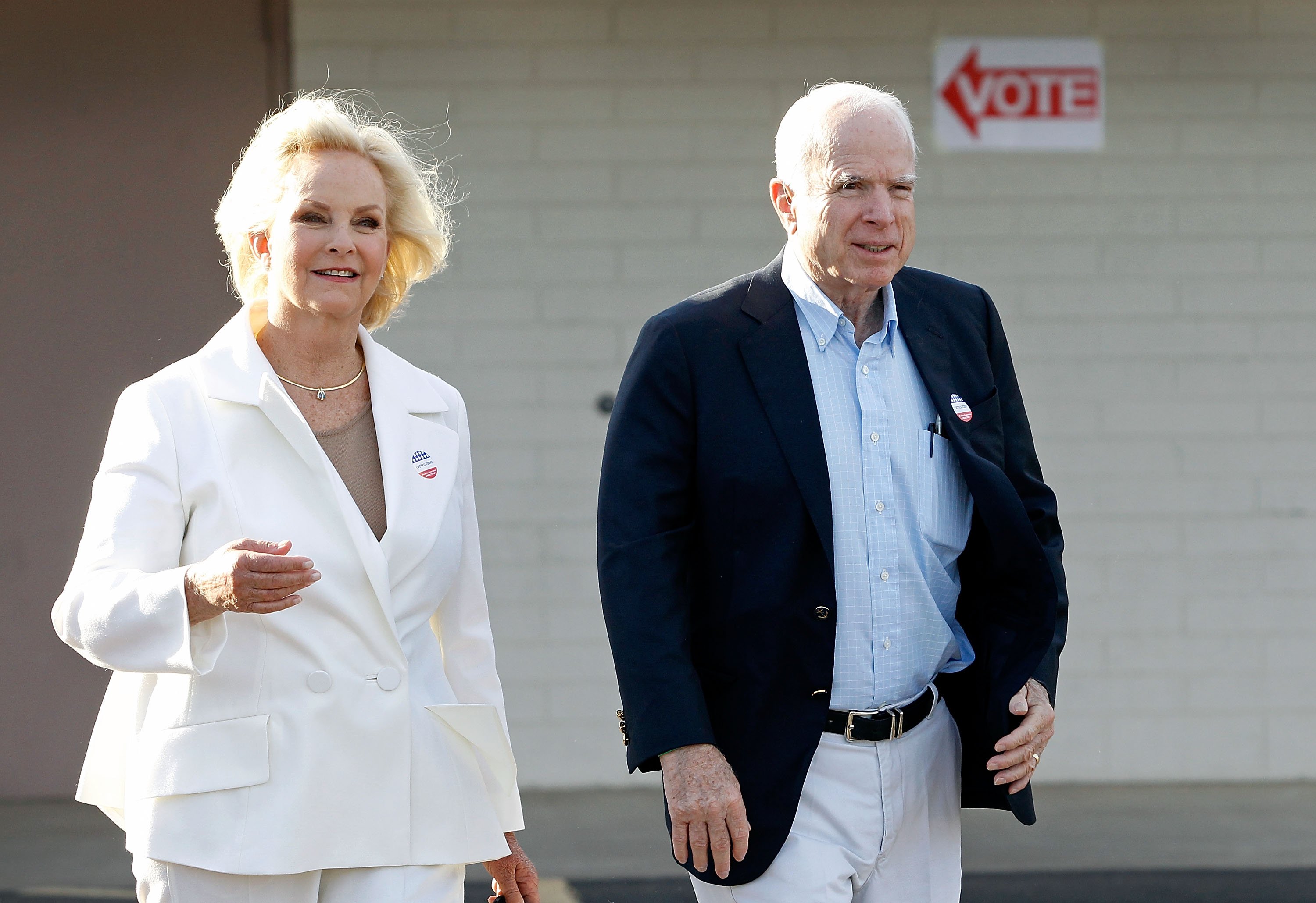 John and Cindy McCain leaving the Mountain View Christian Church polling place after casting their vote on November 8, 2016 in Phoenix, Arizona | Photo: Getty Images