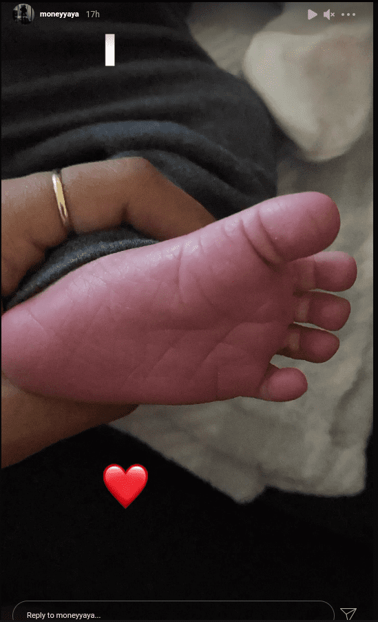 A screenshot of Iyanna "Yaya" Mayweather's Instagram Story showing her newborn's tiny foot. | Photo: instagram.com/moneyyaya