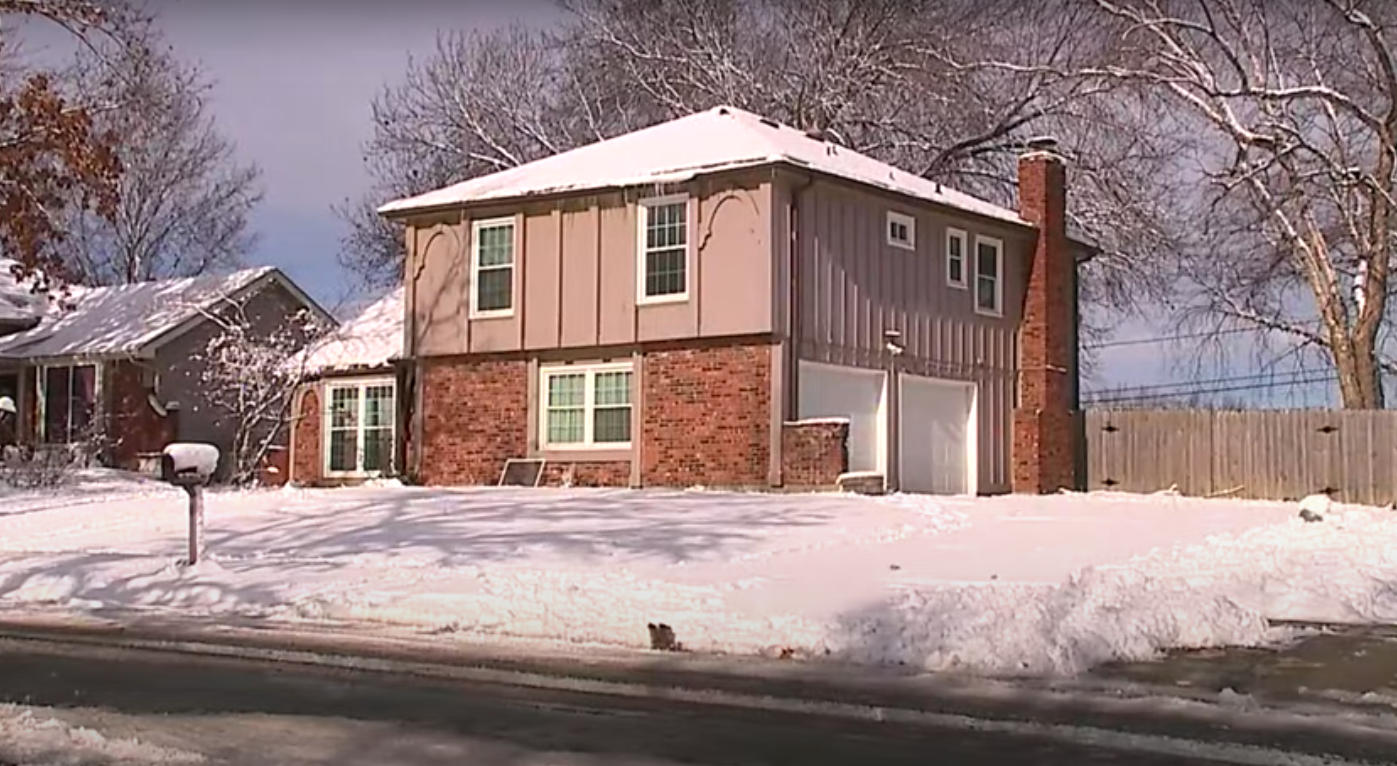 Jordan Willis' house where the bodies were found posted on January 23, 2024 | Source: YouTube/Fox4 News Kansas City