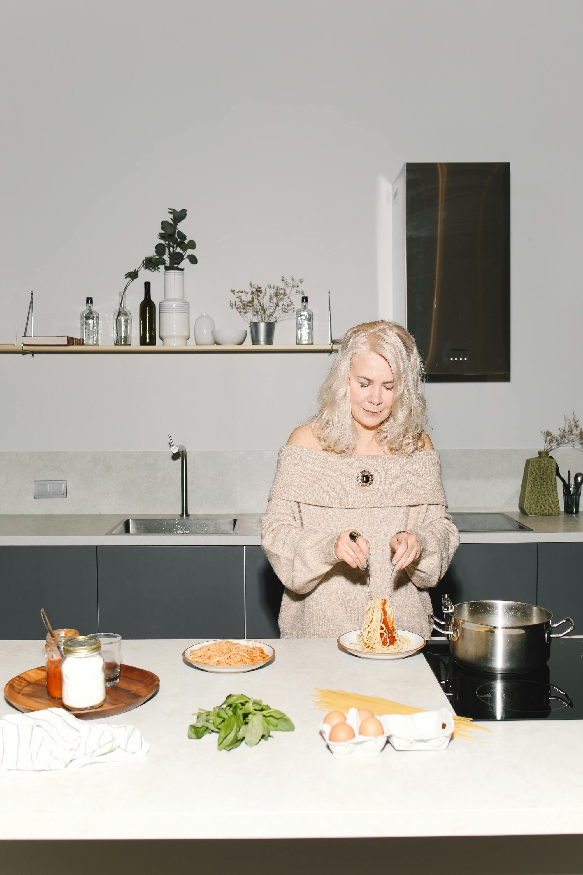 Woman in the kitchen | Source: Pexels