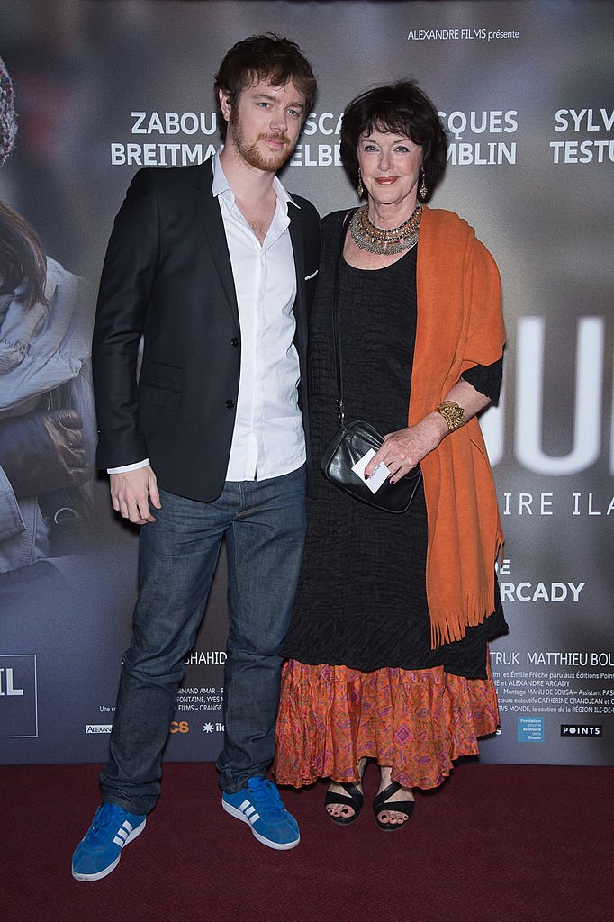 Gaël Giraudeau et sa mère Anny Duperey assistent à la première de Paris '24 Jours 'au Cinéma Gaumont Marignan le 10 avril 2014 à Paris, France. | Photo : Getty Images