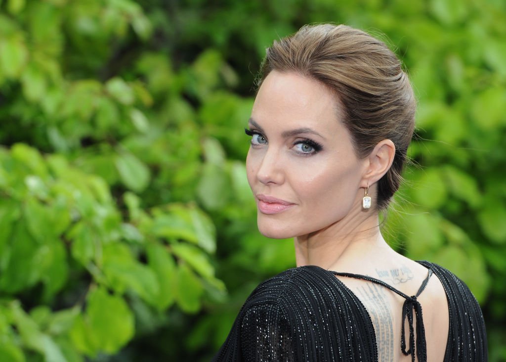 Angelina Jolie en el Palacio de Kensington el 8 de mayo de 2014 en Londres, Inglaterra. | Foto: Getty Images Angelina Jolie en el Palacio de Kensington el 8 de mayo de 2014 en Londres, Inglaterra. | Foto: Getty Images