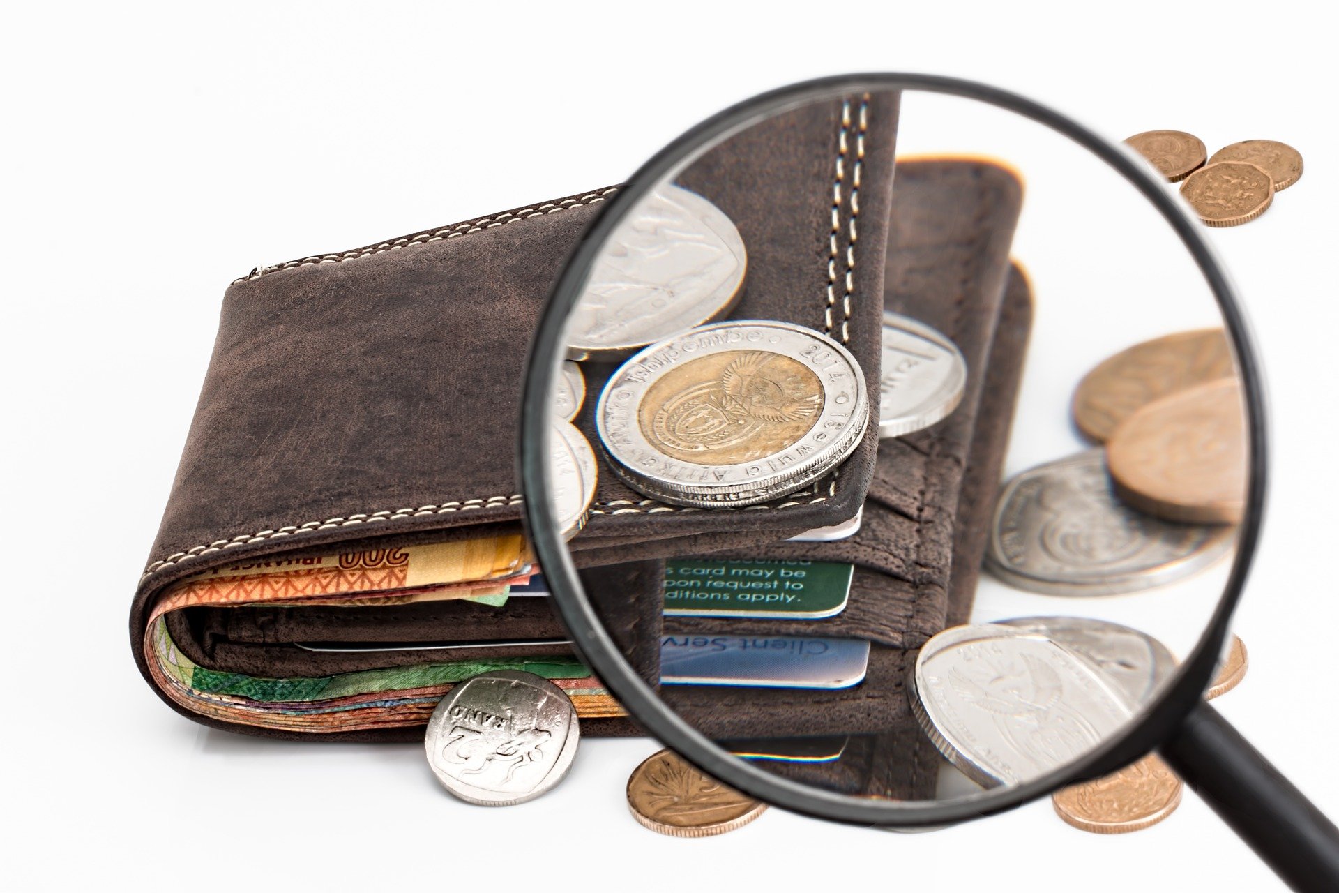 Un portefeuille et une carte crédit. | Photo : Pixabay