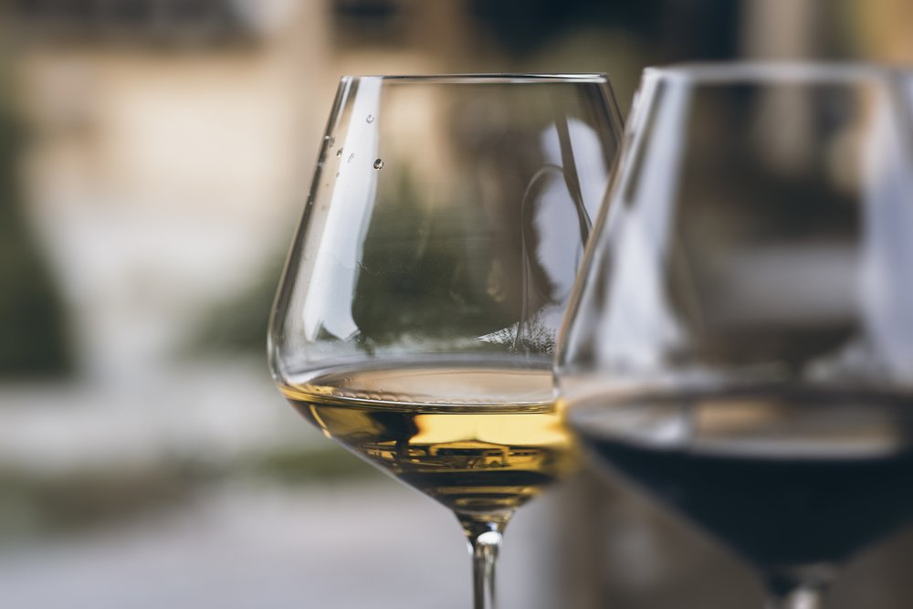 A glass of wine. | Photo: Shutterstock