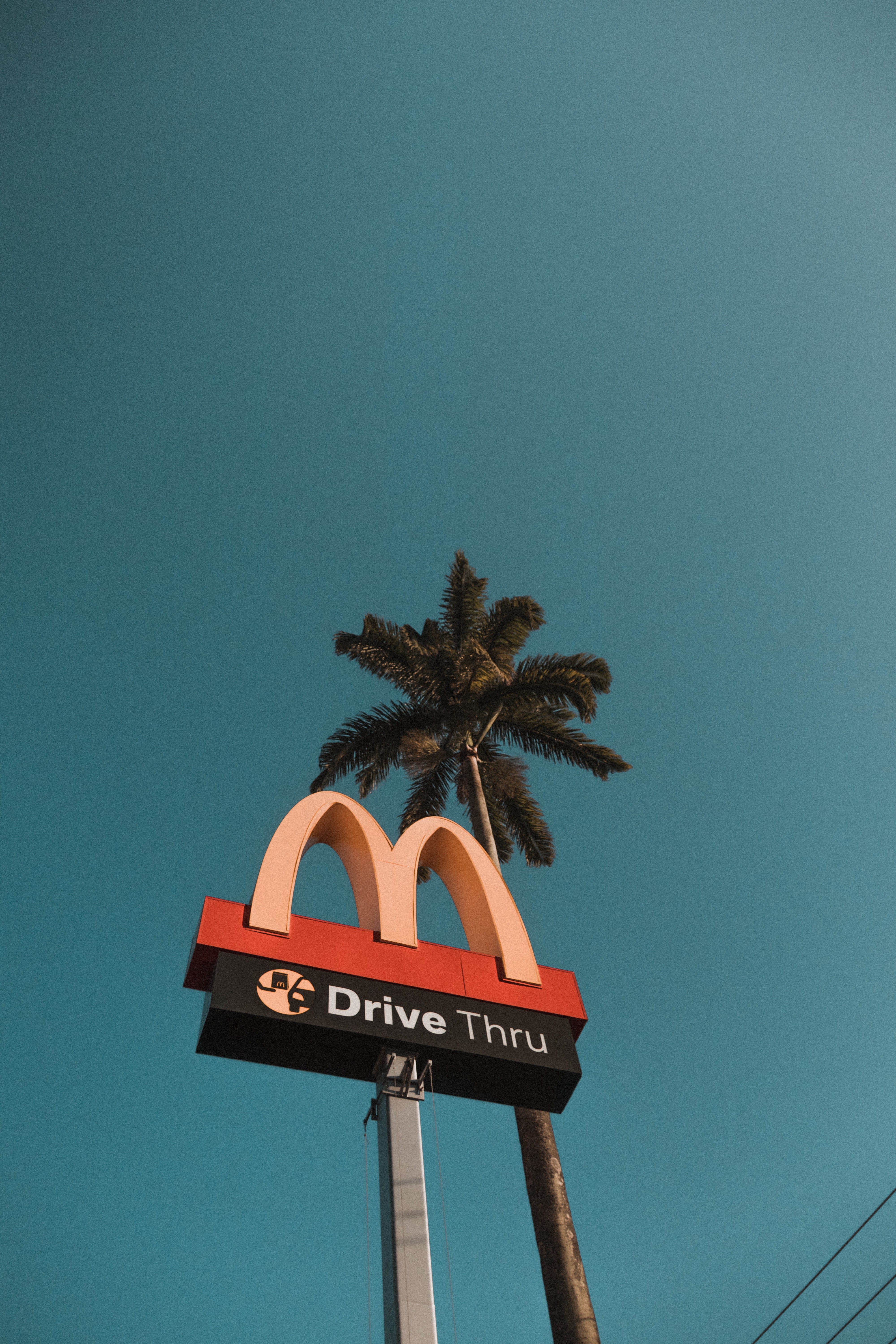 McDonald's drive-through sign | Source: Pexels