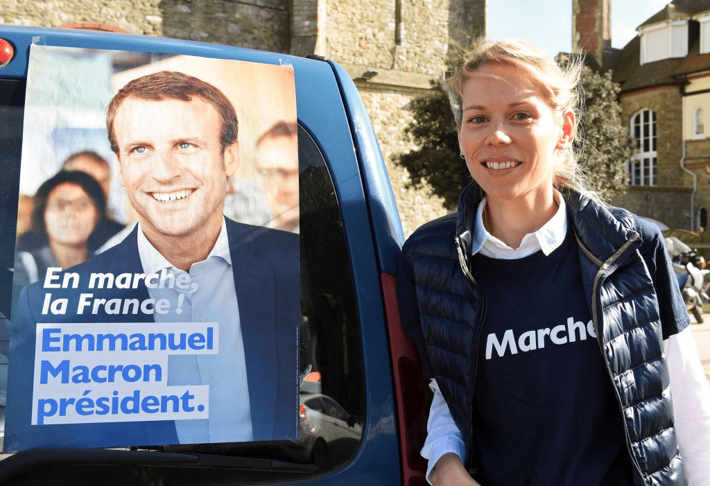 La belle-fille d'Emmanuel Macron, Tiphaine Auzière, soutient Emmanuel Macron pour les élections le 6 avril 2017. | Photo : Getty Images
