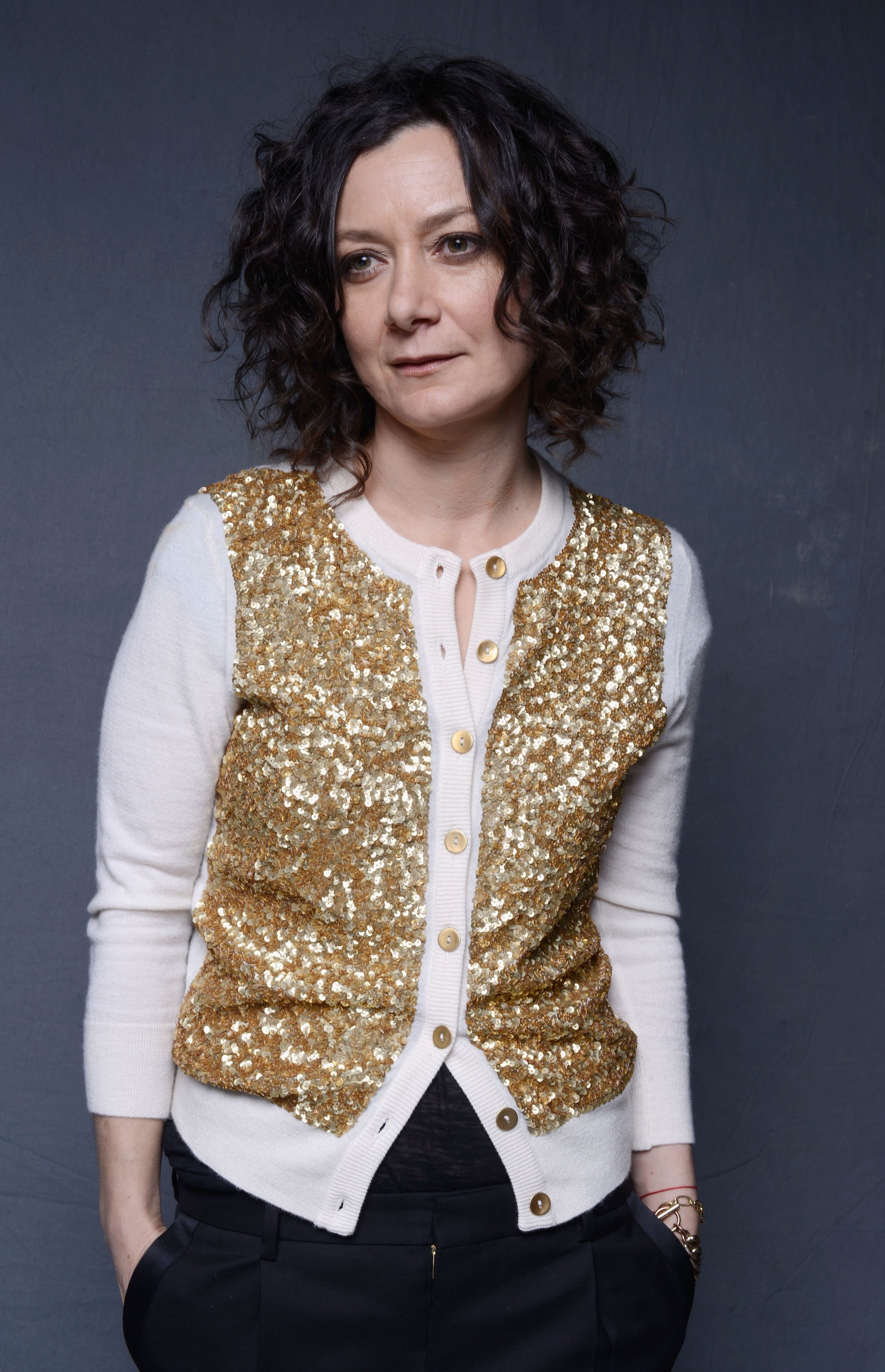 Sara Gilbert poses for a Wonderwall portrait at The Art of Elysium's 7th Annual HEAVEN Gala on January 11, 2014, in Los Angeles, California. | Source: Getty Images.