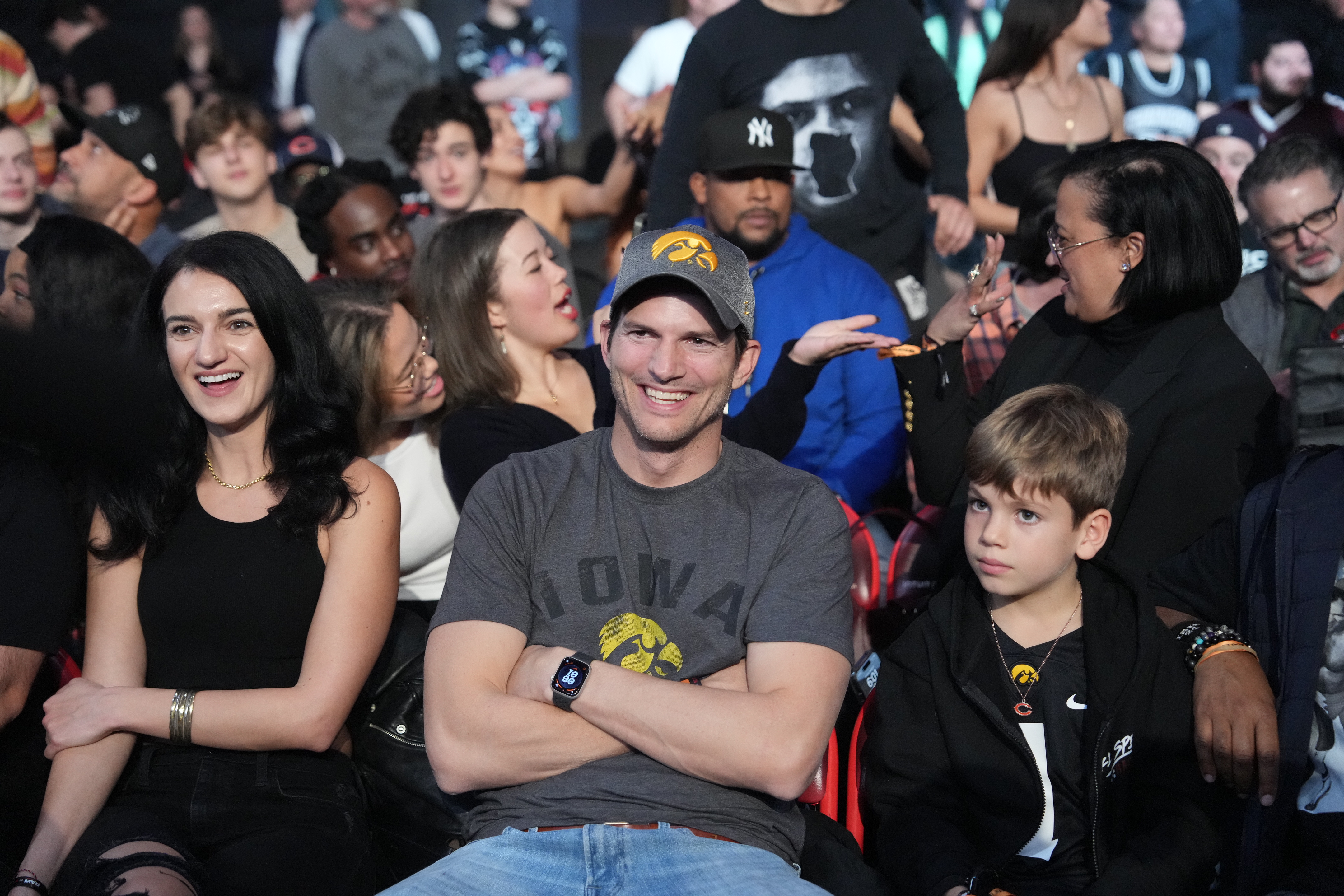 Ashton and Dimitri Kutcher. | Source: Getty Images