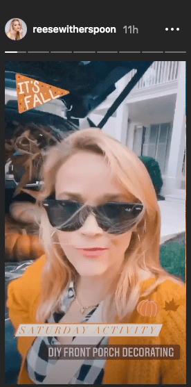 Reese Witherspoon showing off her Halloween or Fall porch decorations on October 3, 2020 | Photo: Instagram Story/reesewitherspoon