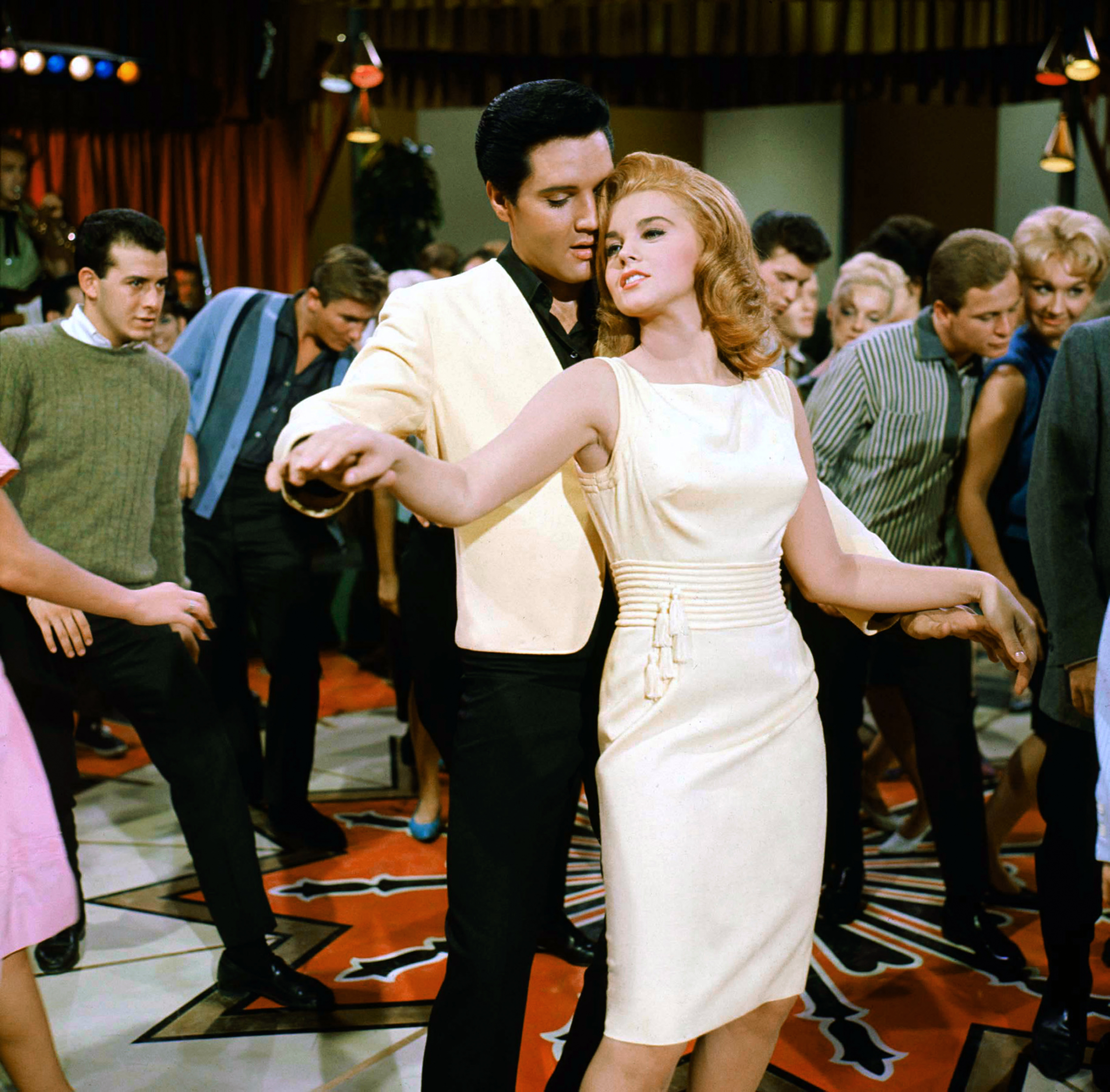 Ann-Margret and Elvis Presley on "Viva Las Vegas" in 1964 | Source: Getty Images