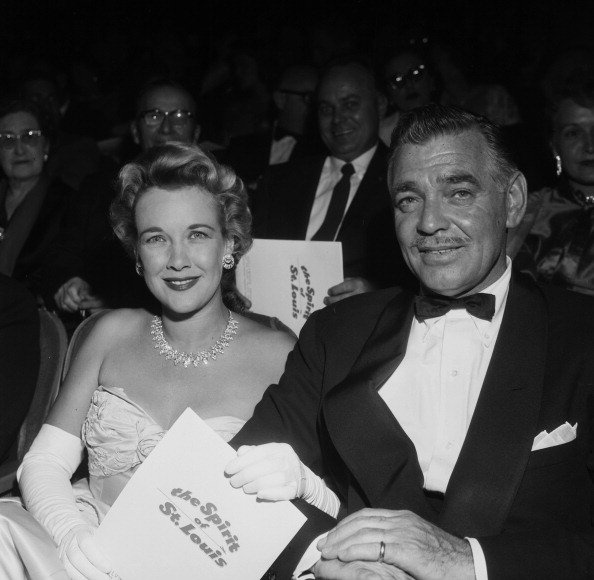 Clark Gable and wife Kay Spreckels at the premier of "The Spirit of St. Louis" in Los Angeles, California on April 11, 1957. | Photo: Getty Images