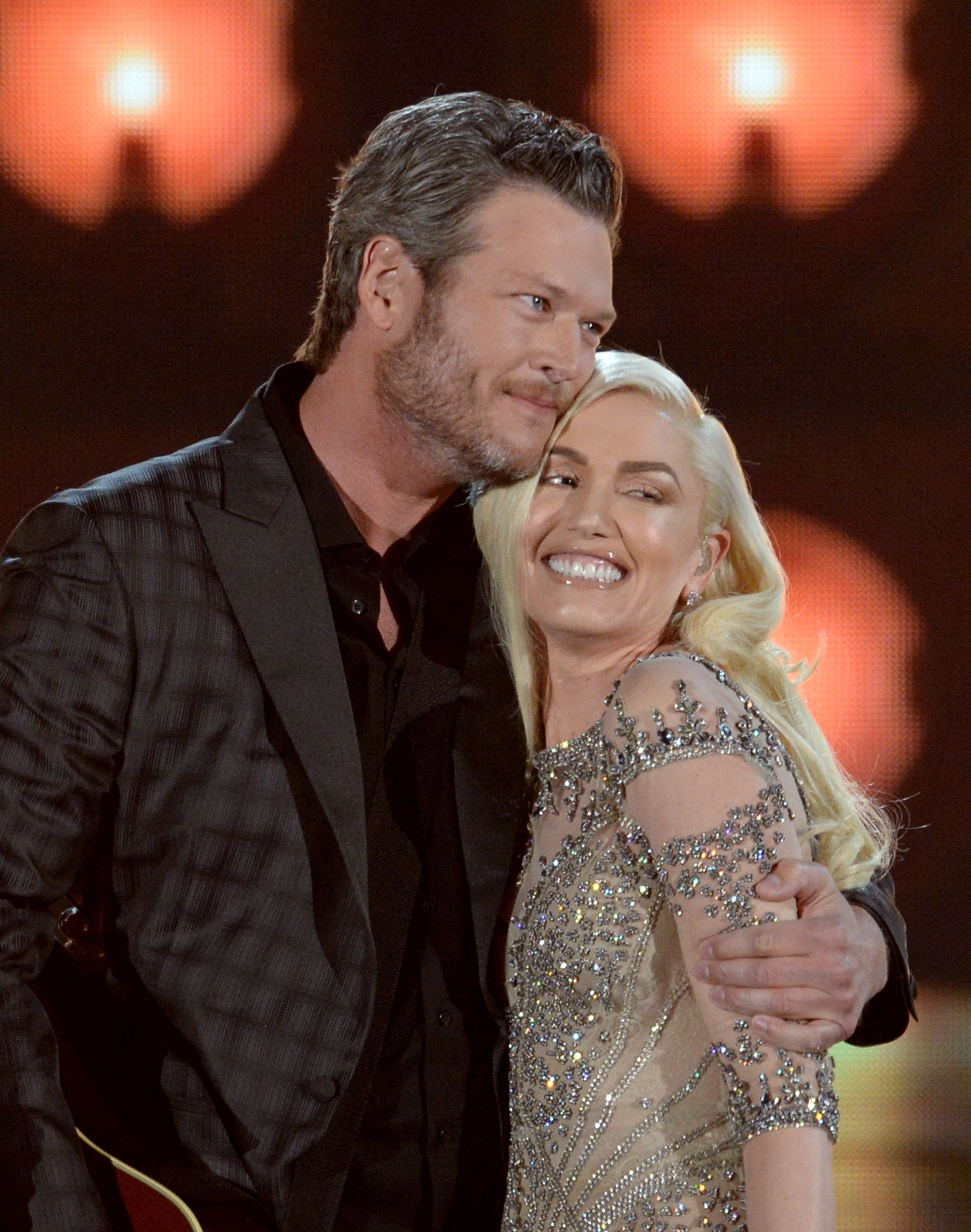Blake Shelton and Gwen Stefani perform onstage during the 2016 Billboard Music Awards on May 22, 2016 in Las Vegas, Nevada. | Source: Getty Images.