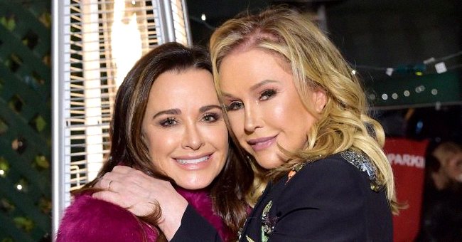 Kathy Hilton with her sister Kyle Richards during her birthday celebration hosted by Christine Chiu, Tina Craig, and Cade Hudson, California, 2021 | Photo: Getty Images 
