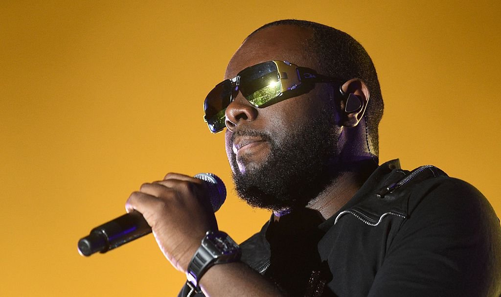 Le chanteur français Maitre Gims se produit lors du Festival des musiques du monde "Mawazine" à Rabat le 23 mai 2016. | Photo : Getty Images